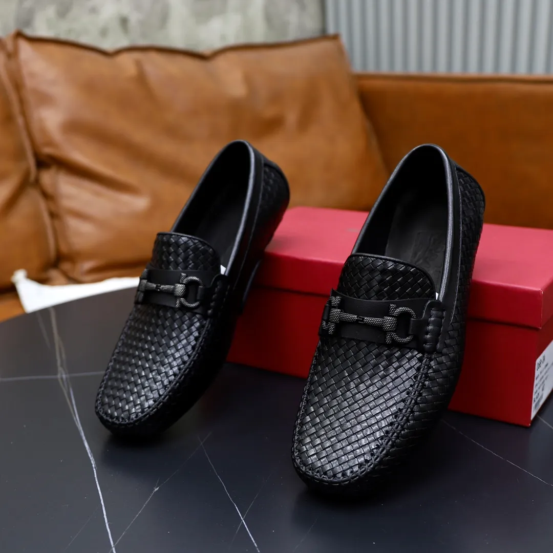 Men's shoes: 280🙅‍♂️🙅‍♂️🙅‍♂️Niuli Brand: Ferragamo Standard code: Men's code 38/44 (45 customized) Grade: Same as the official website Material: Original imported cowhide leather lining Original wear-resistant lightweight outsole Style category: Men's casual slip-on shoes Distinguished luxury brand elements top luxury Color: Actual picture color